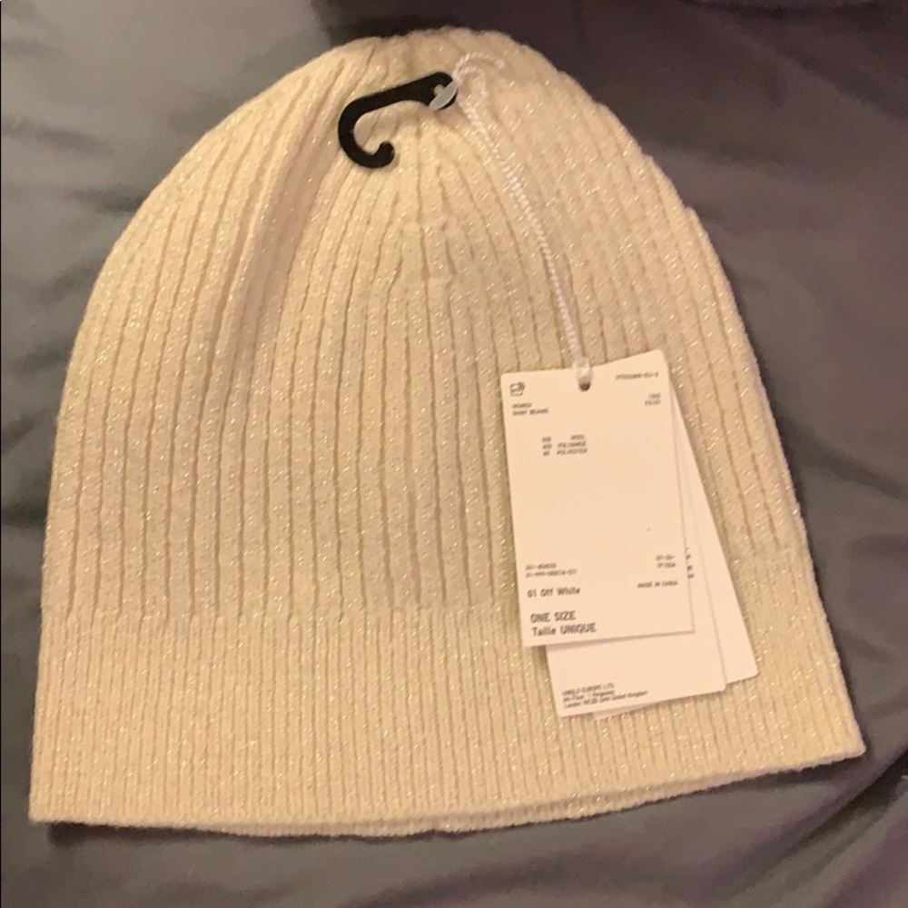 NEVER WORN Glitter white Uniqlo beanie